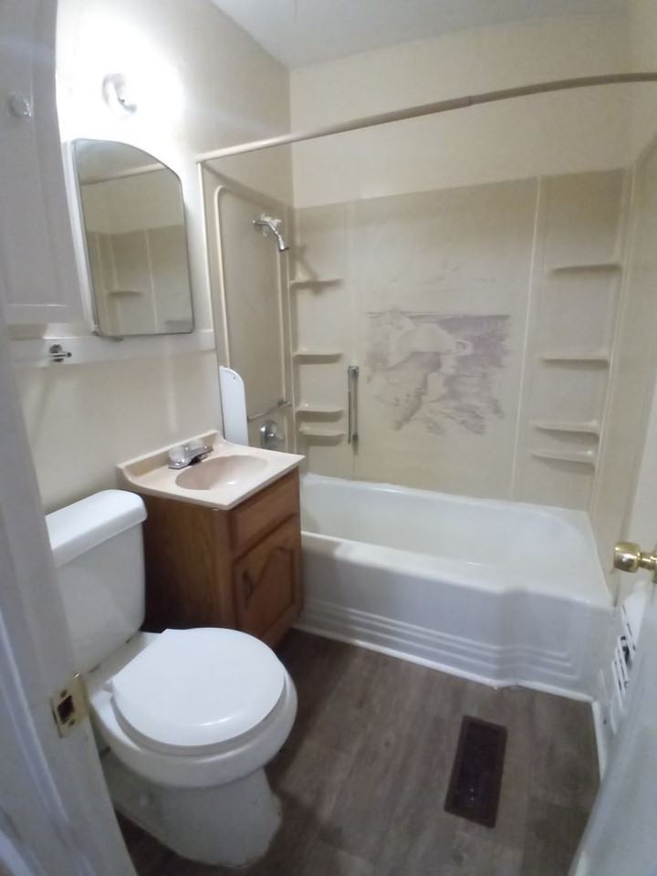 1600 N Olive St - Photo 4 of 9