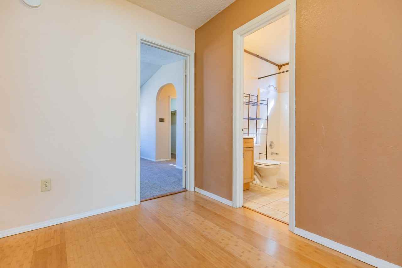 701 Venus Ave - Photo 5 of 30