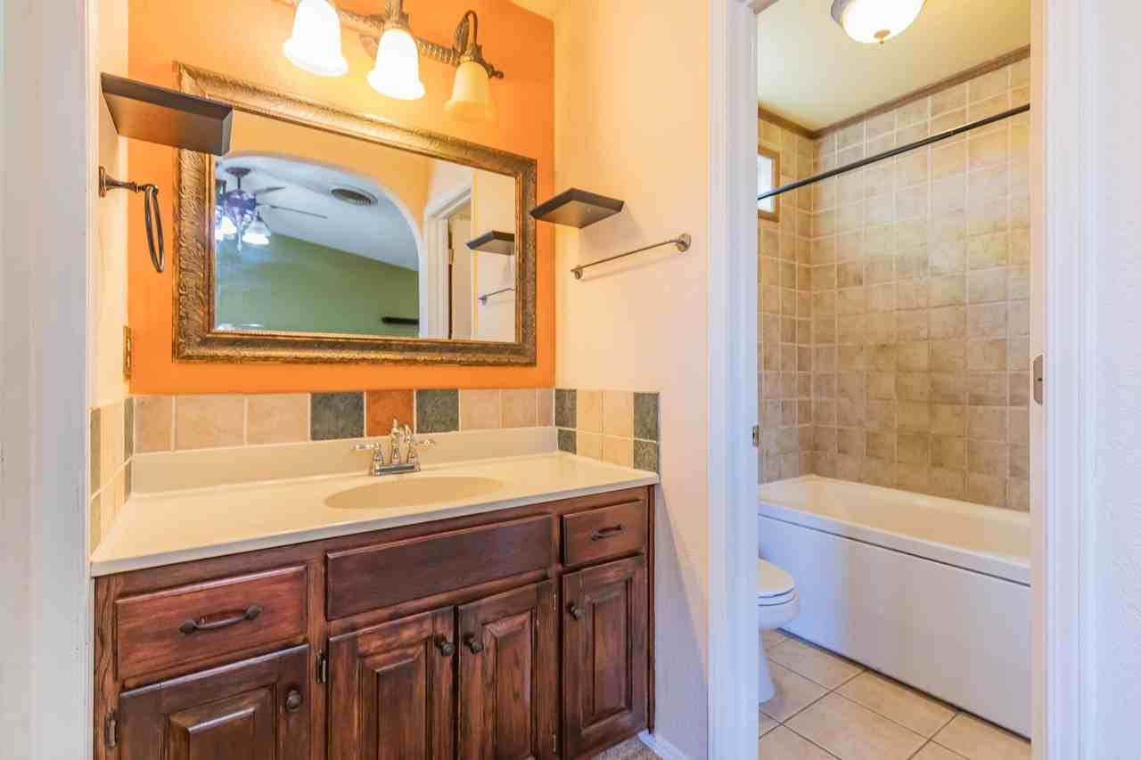 701 Venus Ave - Photo 7 of 30