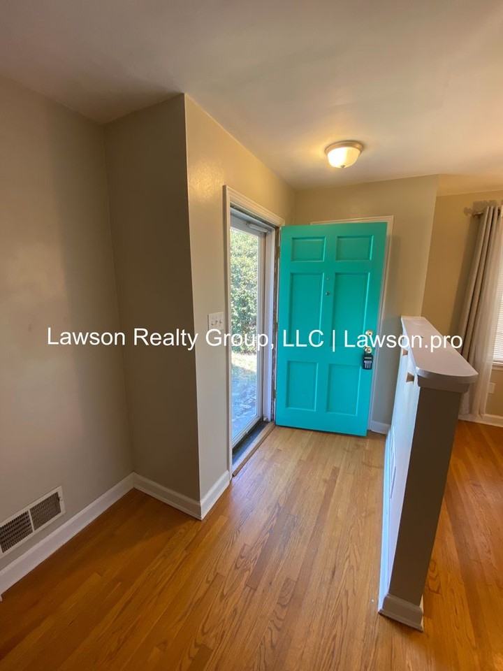 2746 Tillett Rd Sw - Photo 4 of 48