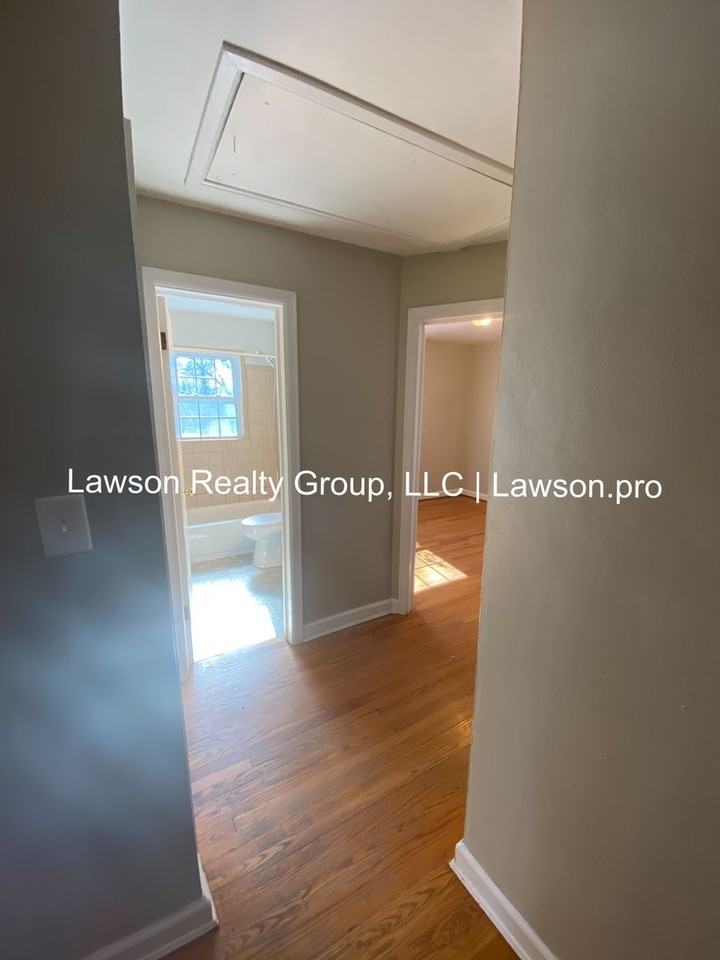 2746 Tillett Rd Sw - Photo 7 of 48