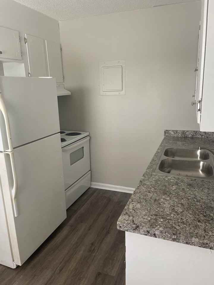 803-807-811 Utah Dr. - Photo 5 of 19