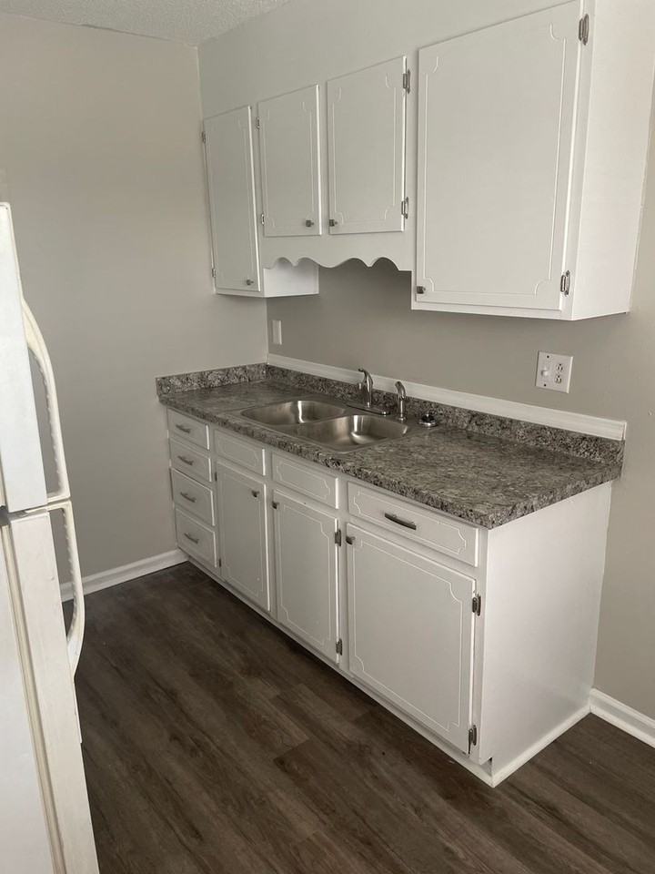 803-807-811 Utah Dr. - Photo 6 of 19