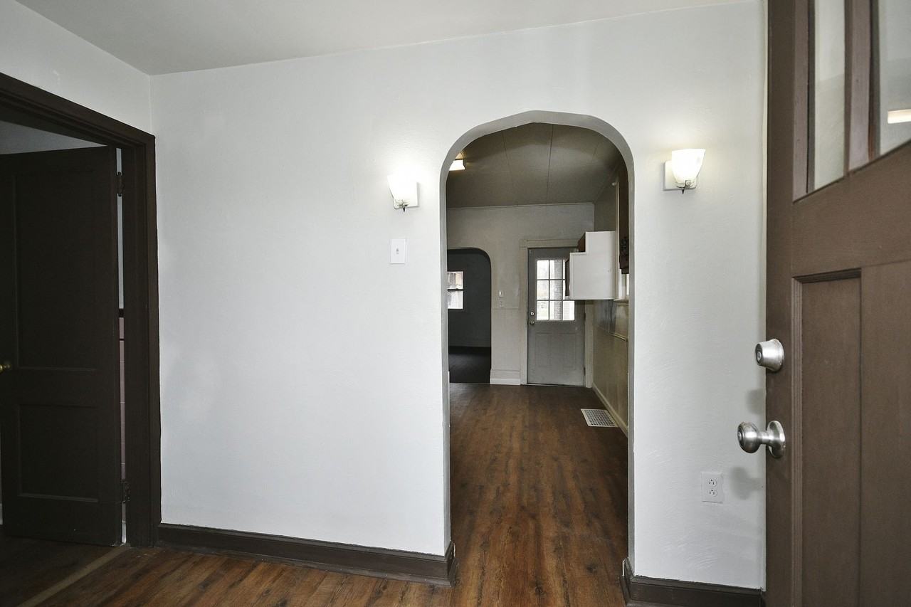 1243 Evans Ave - Photo 5 of 28
