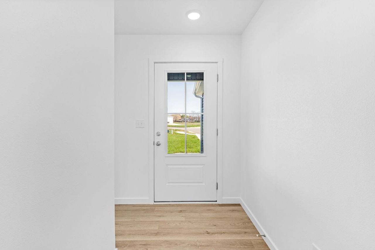 805 Lambert Circle - Photo 6 of 47