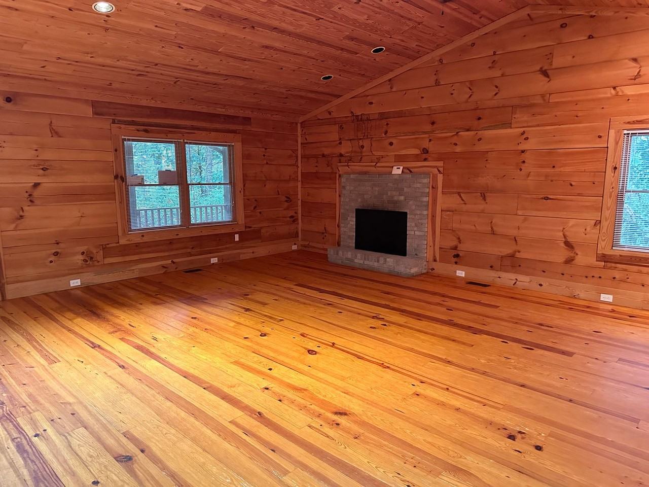300 Forney Ave - Photo 2 of 11