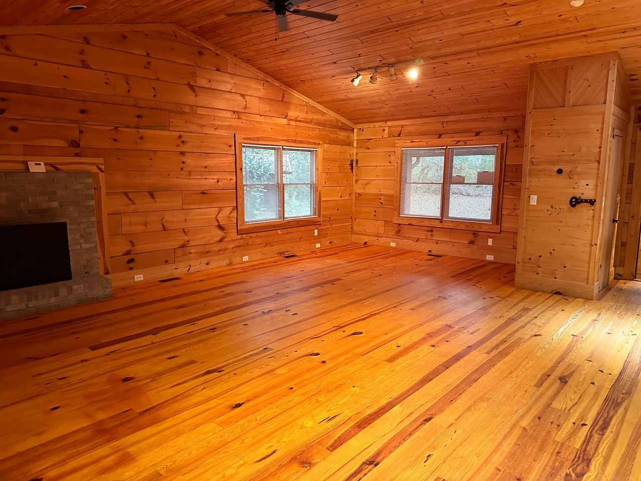 300 Forney Ave - Photo 3 of 11