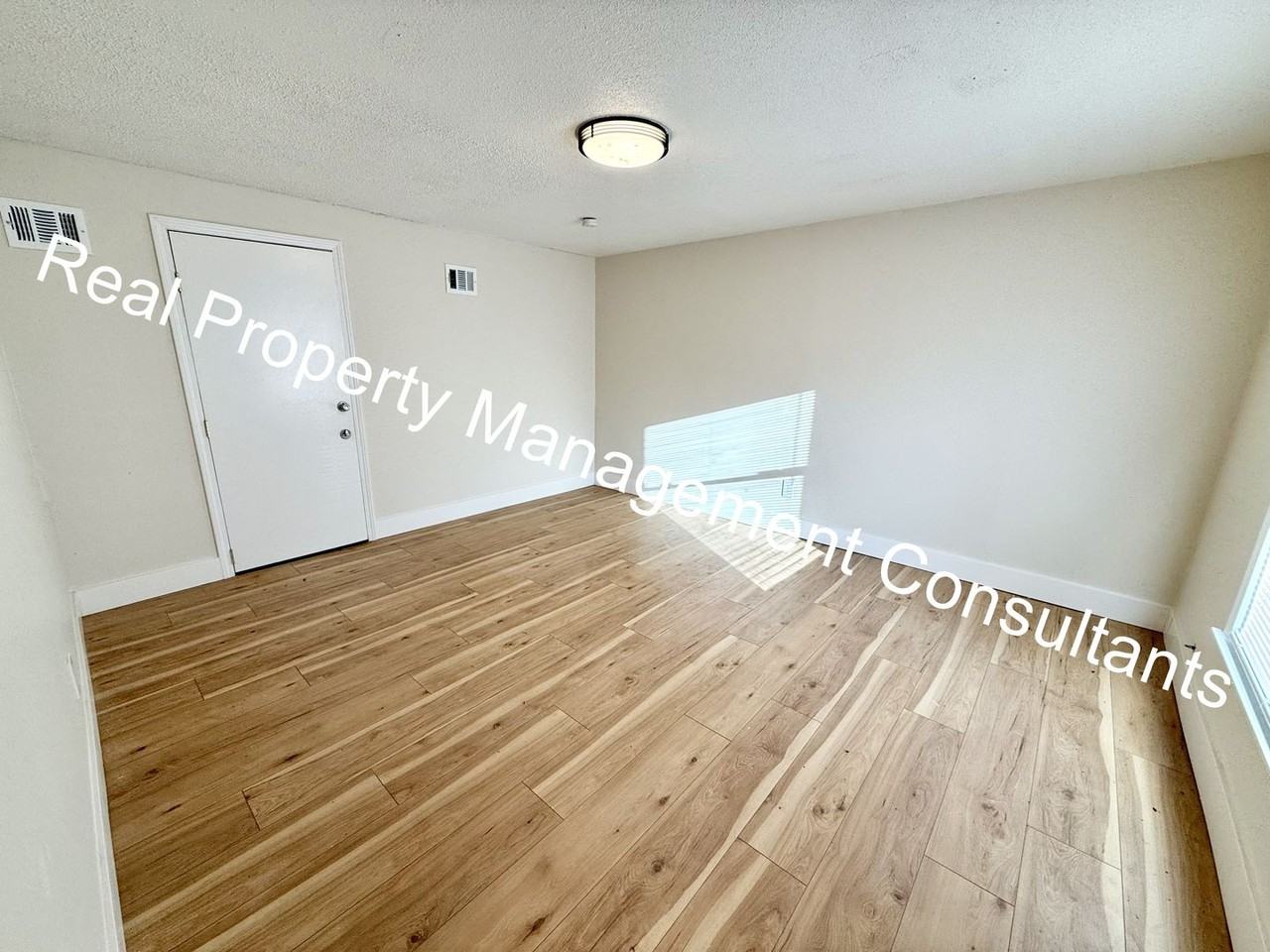 7350 Lathrop Ave - Photo 3 of 20