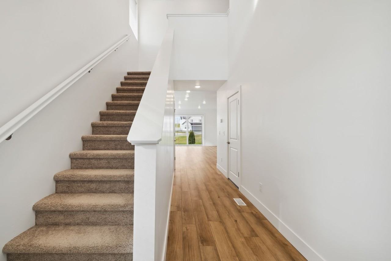 8256 W Pacific Yew St - Photo 2 of 25