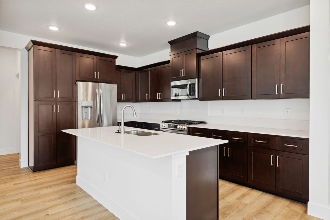 8256 W Pacific Yew St - Photo 6 of 25