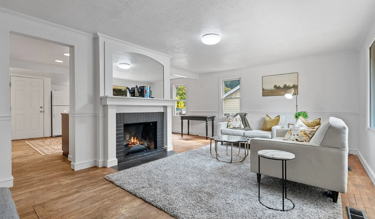 3106 Se 5th St - Photo 2 of 11