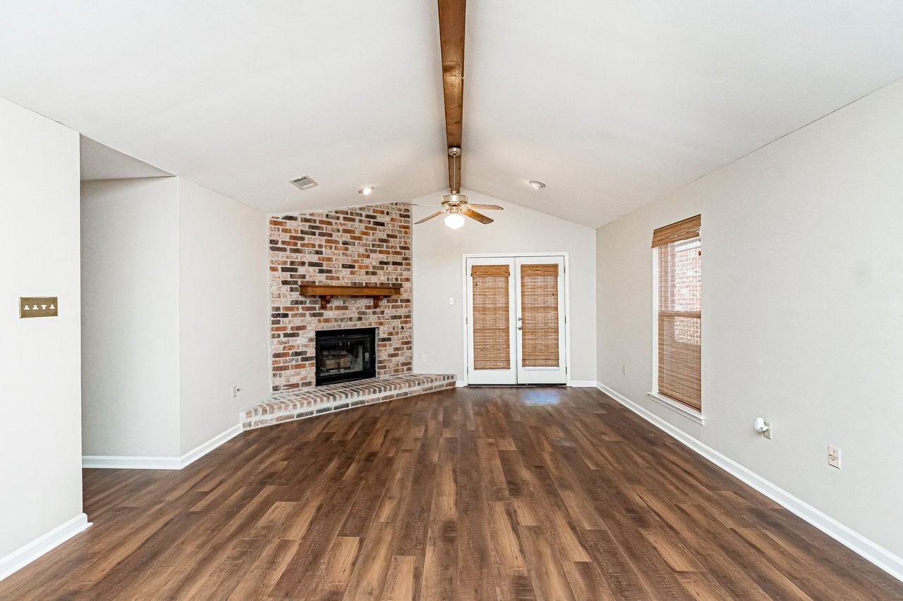 1026 W Tom Stokes Ct - Photo 4 of 11