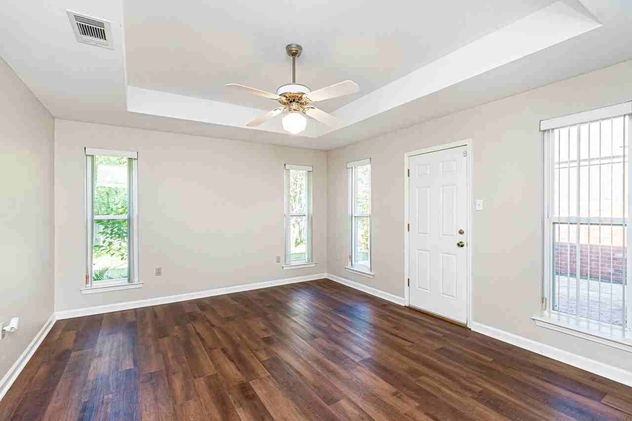 1026 W Tom Stokes Ct - Photo 5 of 11