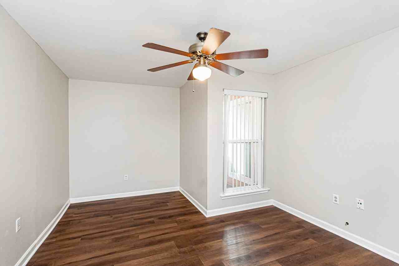 1026 W Tom Stokes Ct - Photo 7 of 11