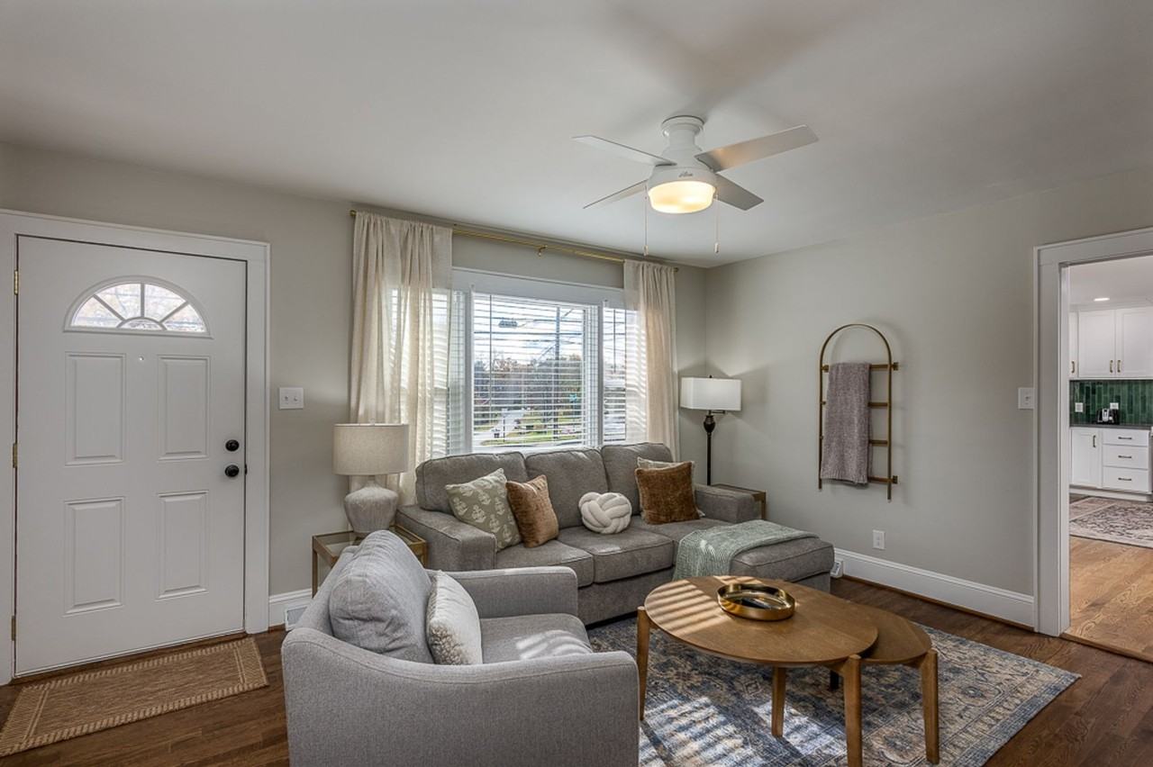 2131 Polo Rd - Photo 2 of 23