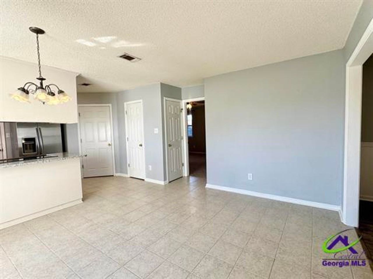 214 Wynfield Ln - Photo 7 of 30