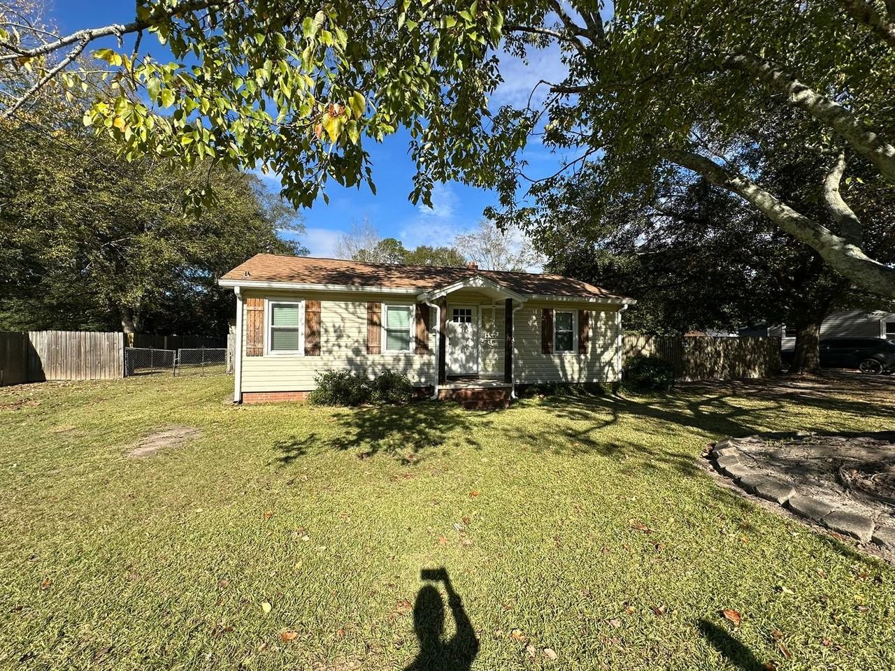 609 Pine Ridge St - Photo 2 of 22