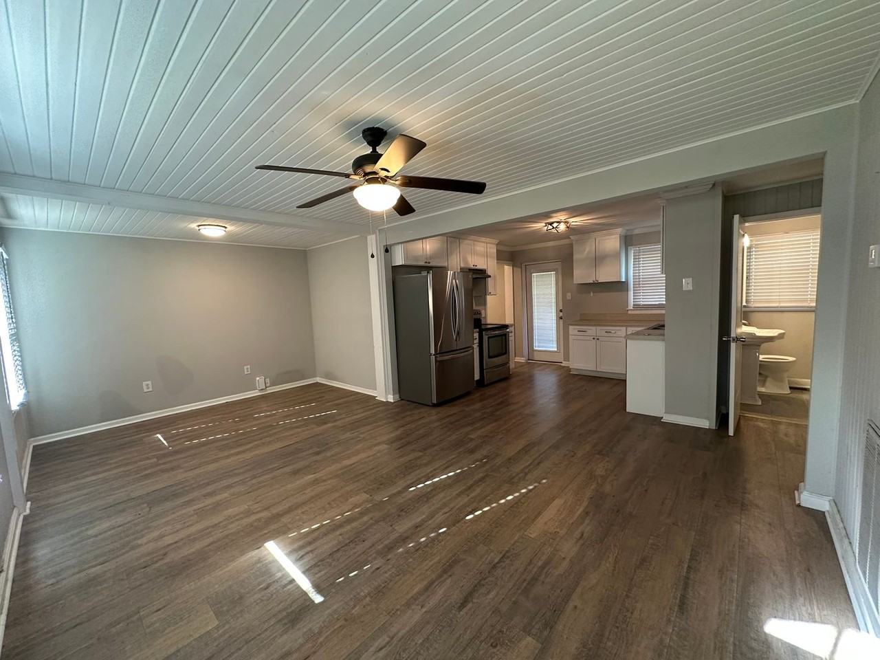 609 Pine Ridge St - Photo 3 of 22