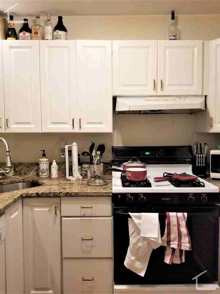 320 Saint Paul St - Photo 5 of 12