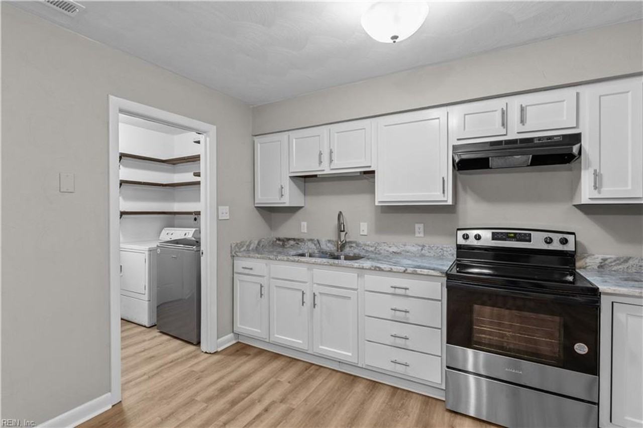 811 S Grosvenor Ct - Photo 4 of 28