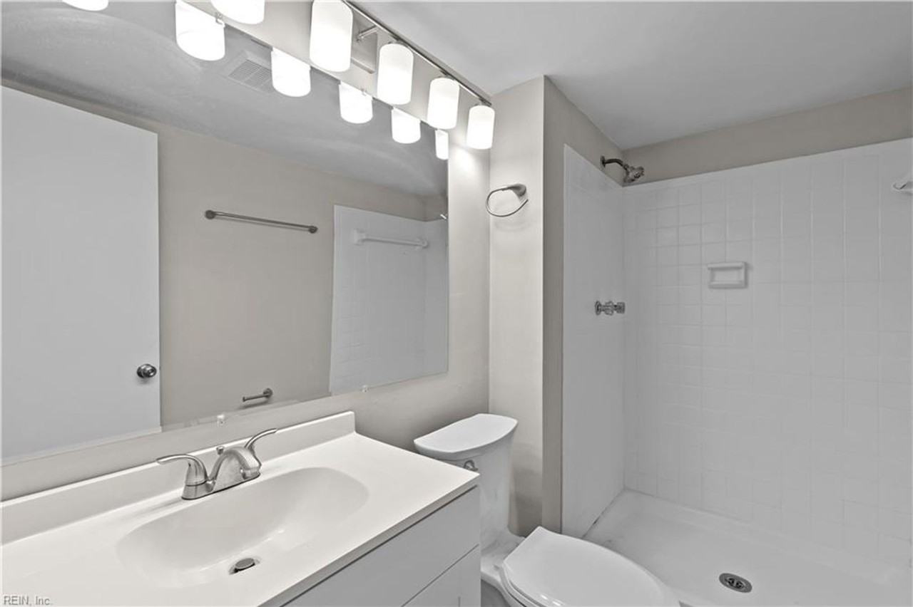 811 S Grosvenor Ct - Photo 7 of 28