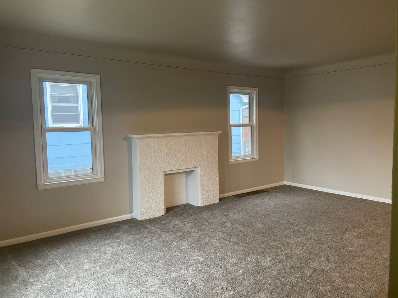 515 Avenue B - Photo 2 of 27
