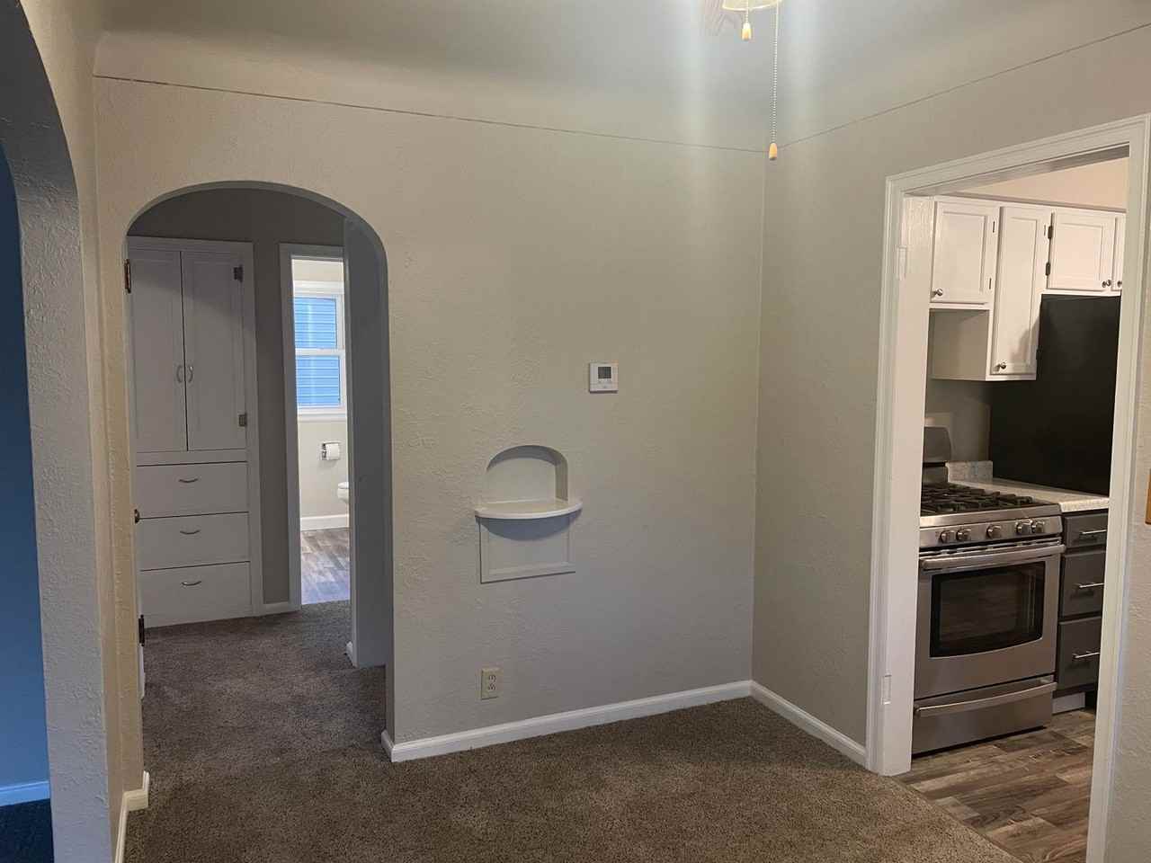515 Avenue B - Photo 5 of 27