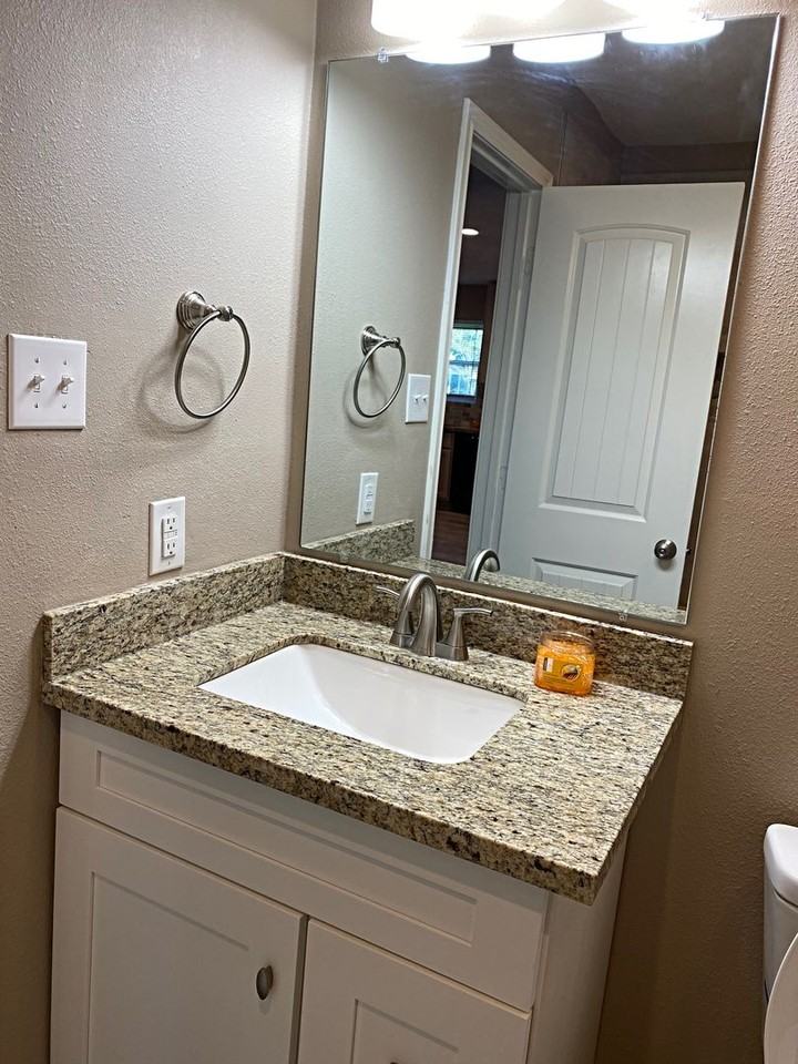 310 Clairmont St - Photo 5 of 11