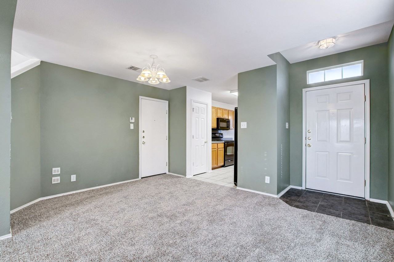 523 Granite Clf - Photo 2 of 29