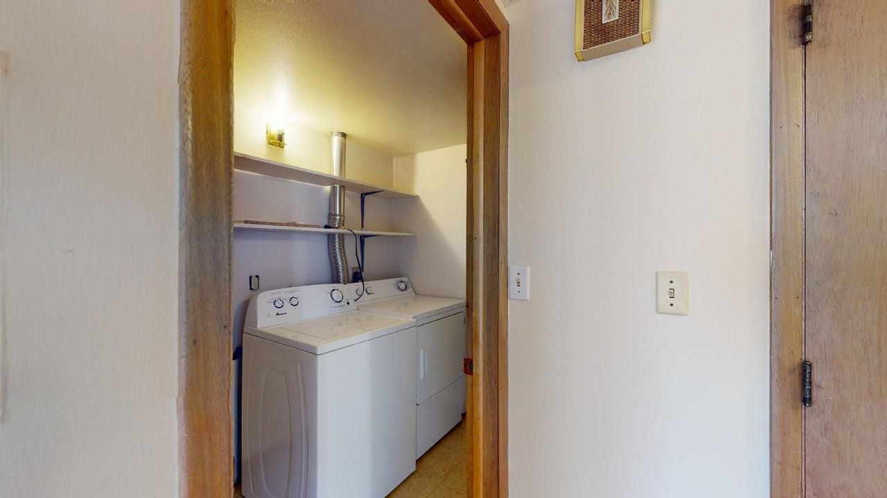 1105 28th St - Photo 7 of 14