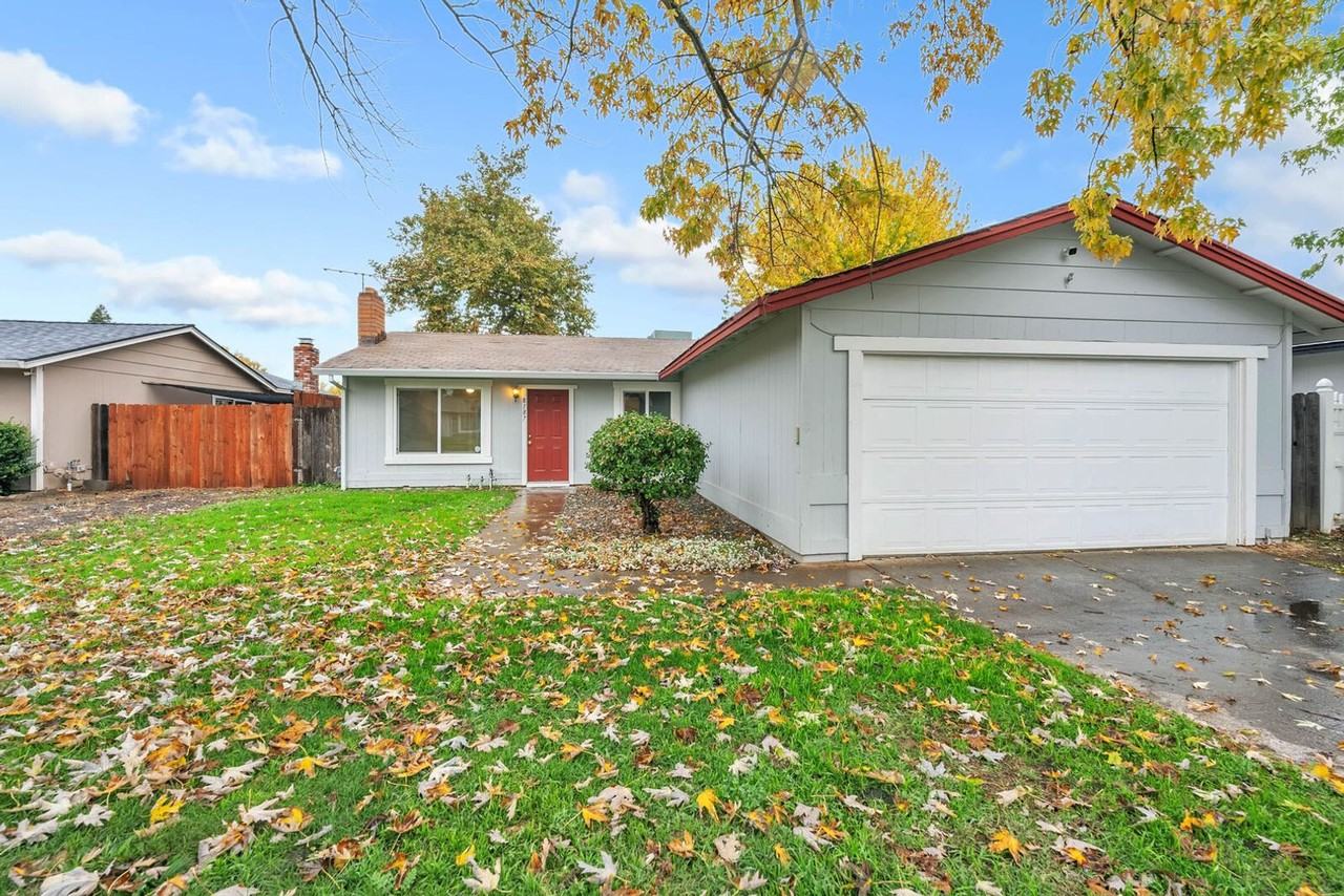 8187 Lin Oak Way - Photo 2 of 19