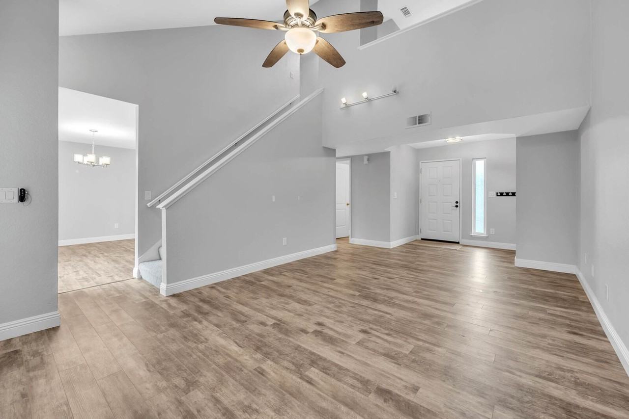 2567 Higgins Rd - Photo 7 of 27