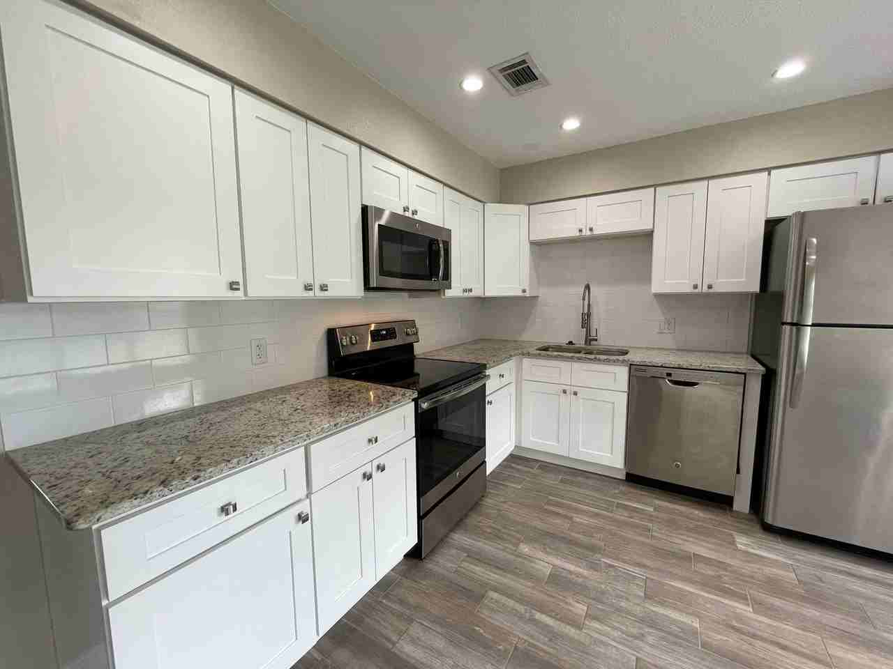 6518 Cocos Dr - Photo 4 of 28