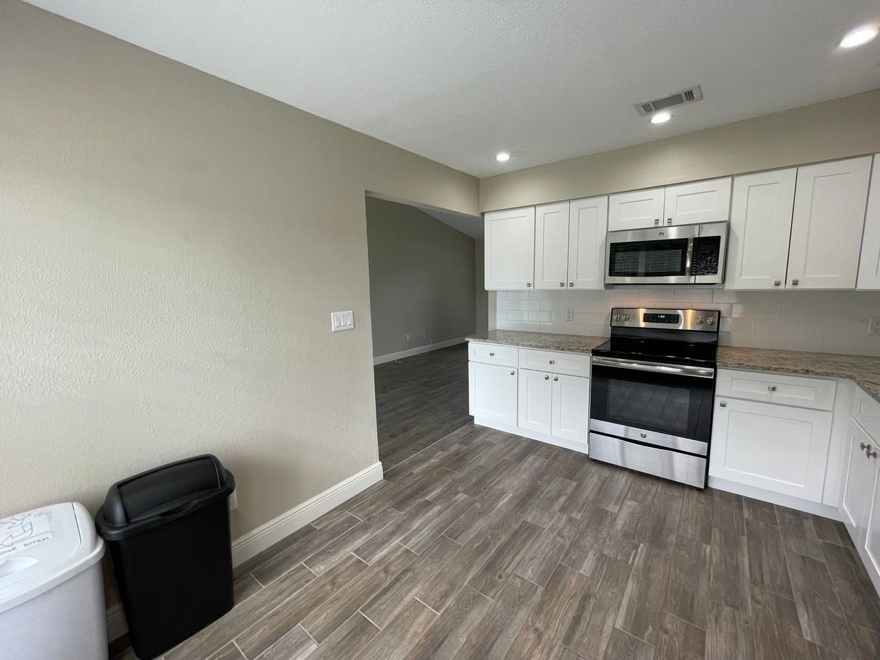 6518 Cocos Dr - Photo 6 of 28