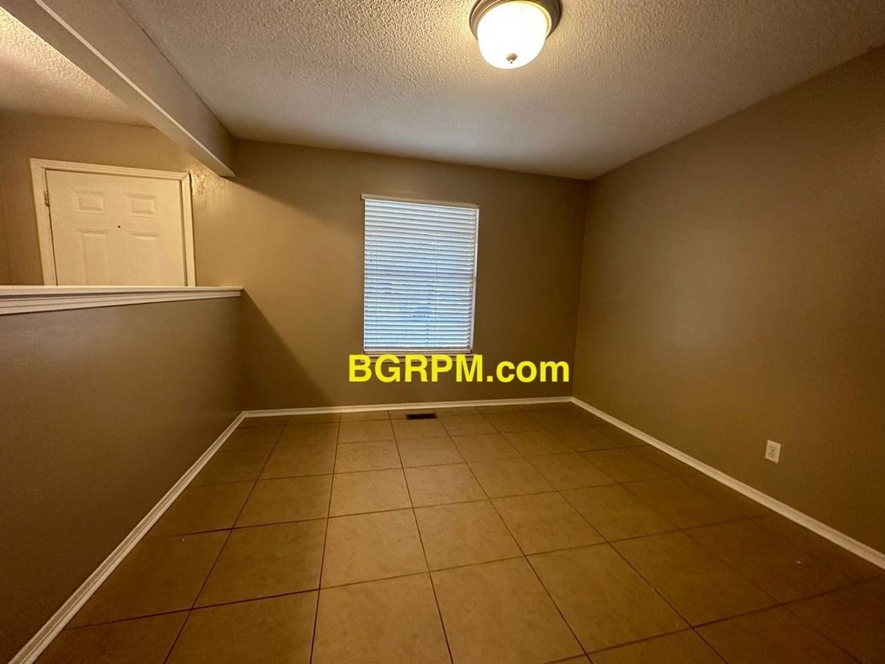 119 Foxdell Cir - Photo 4 of 11