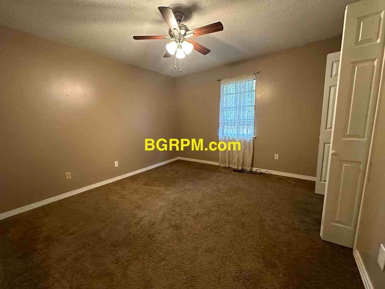 119 Foxdell Cir - Photo 7 of 11