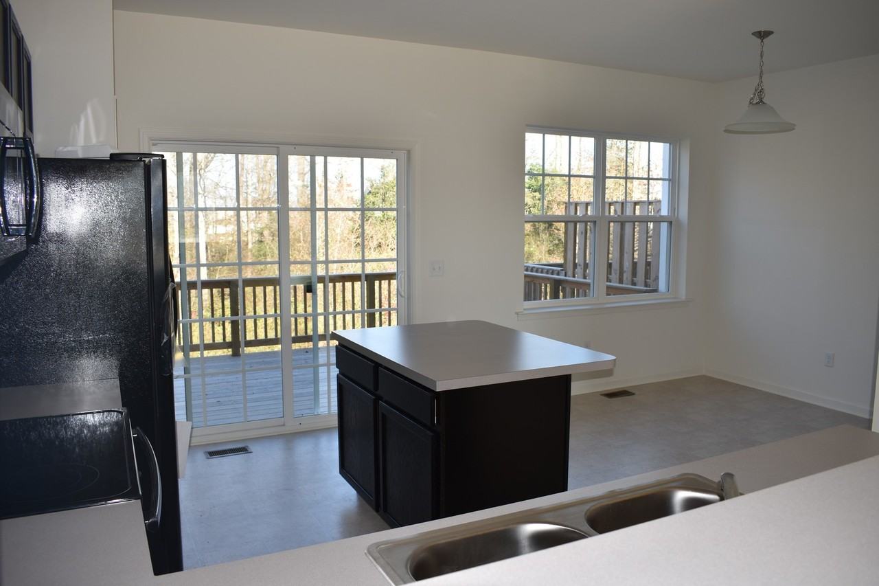 312 Mardella Dr - Photo 3 of 9