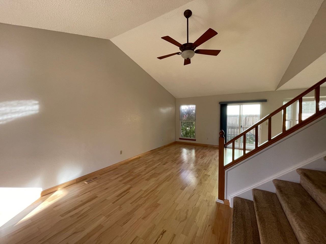 1031 Mercury Dr - Photo 3 of 21
