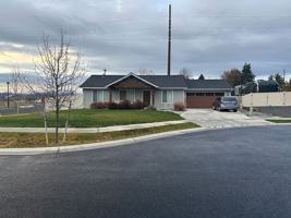 featured image of 867 W Cutthroat Ct