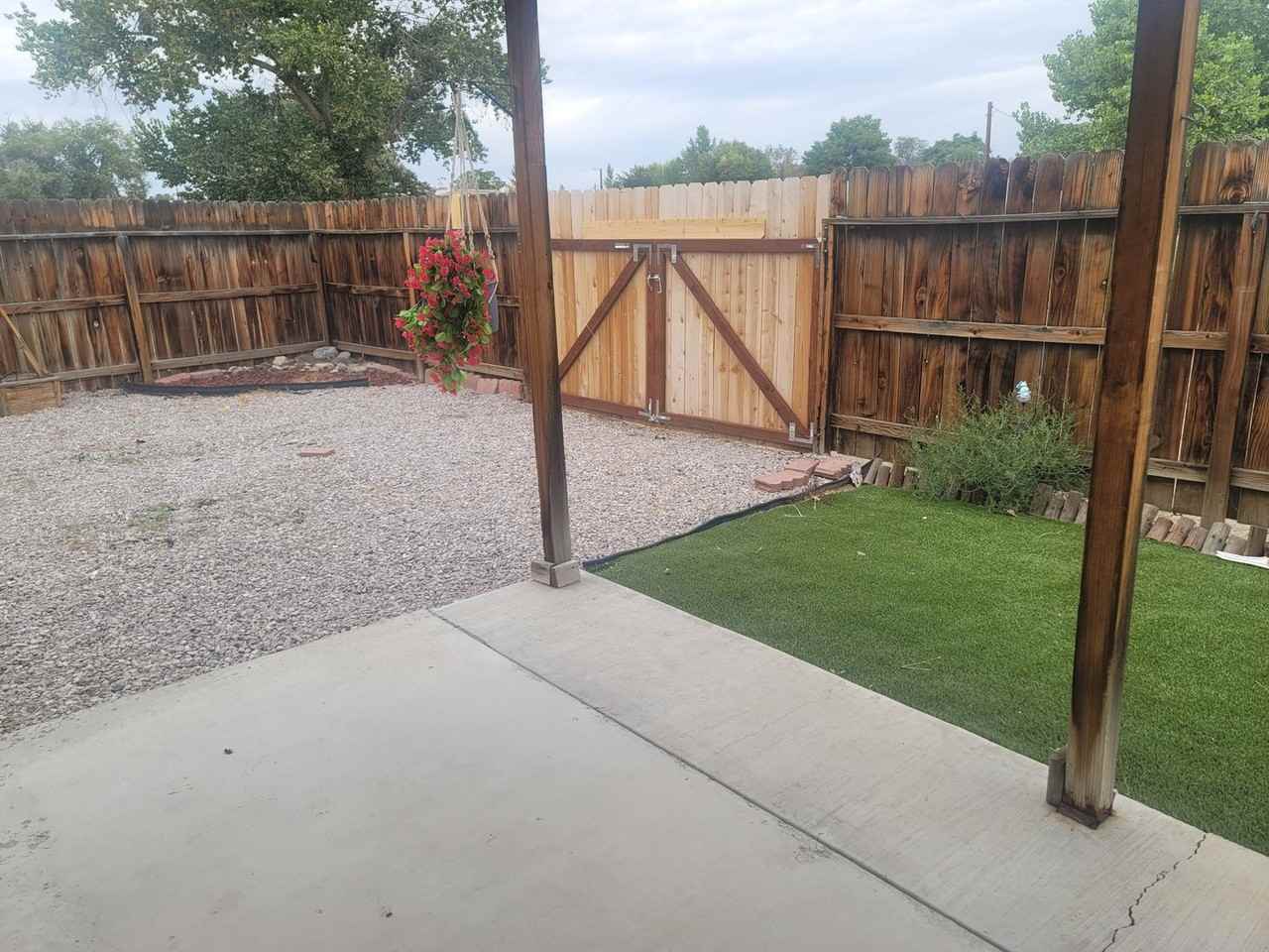 660 Sunset Dr - Photo 3 of 38