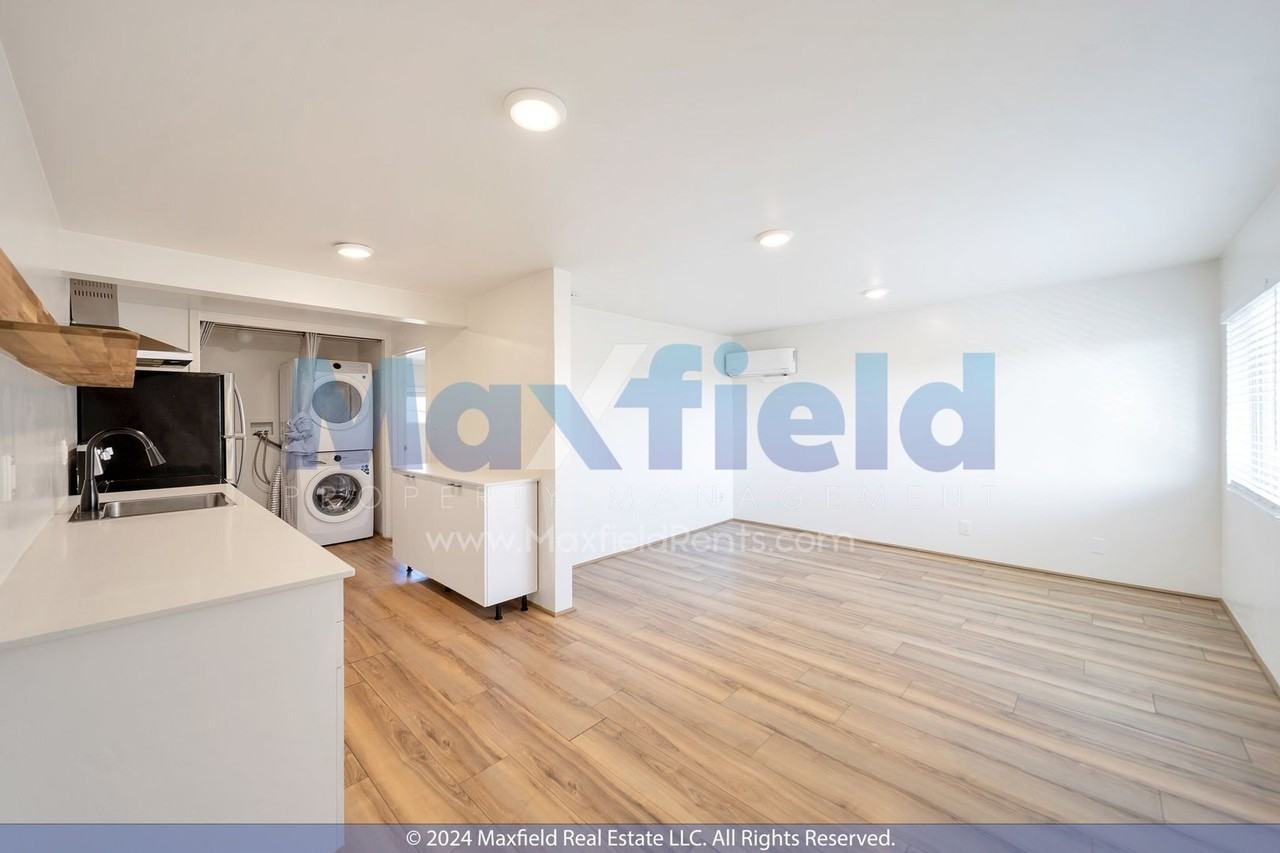 1964 S 900 E - Photo 5 of 18