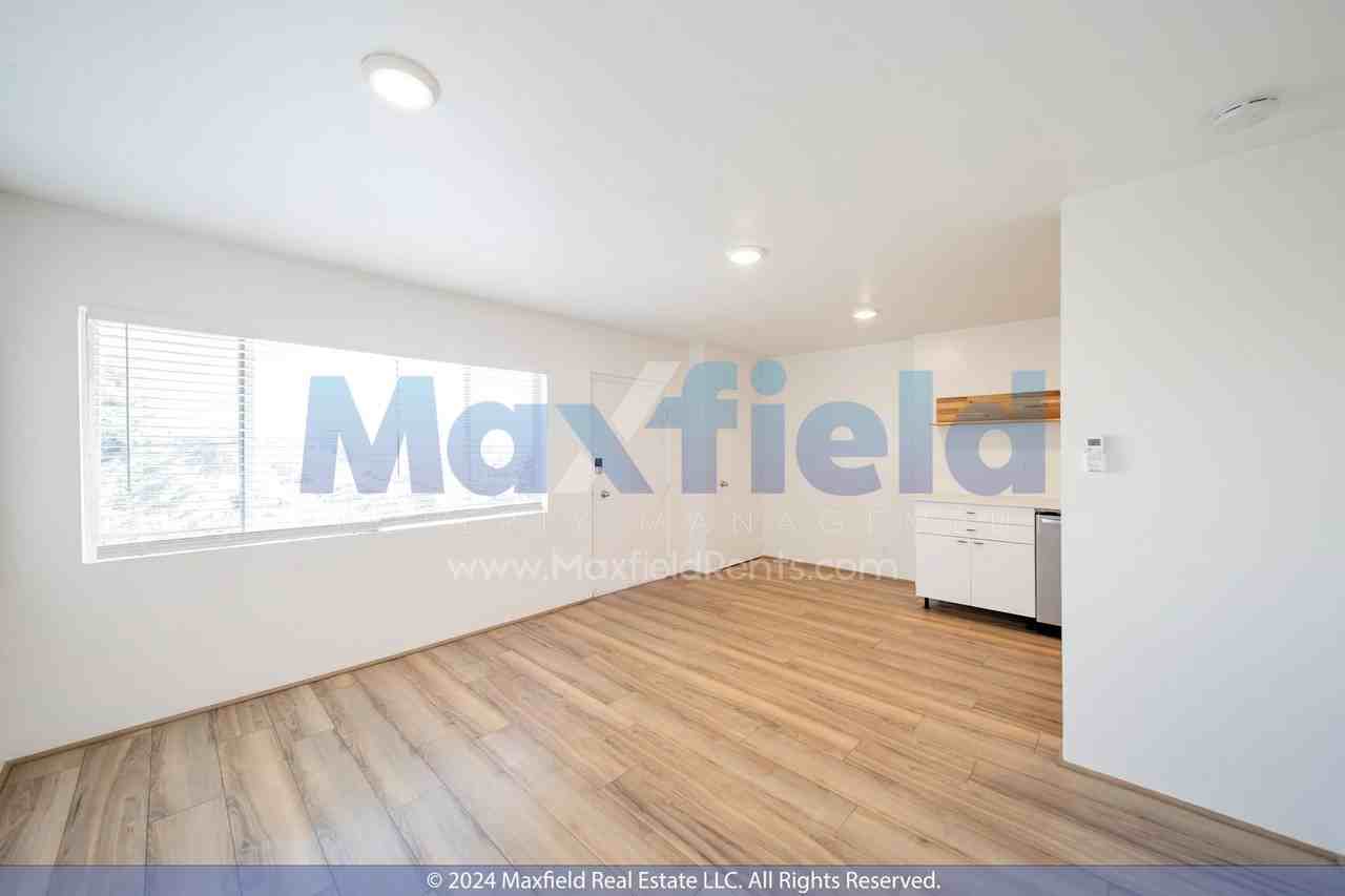 1964 S 900 E - Photo 6 of 18