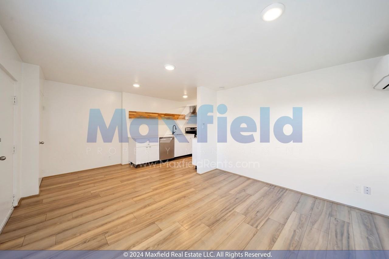 1964 S 900 E - Photo 7 of 18