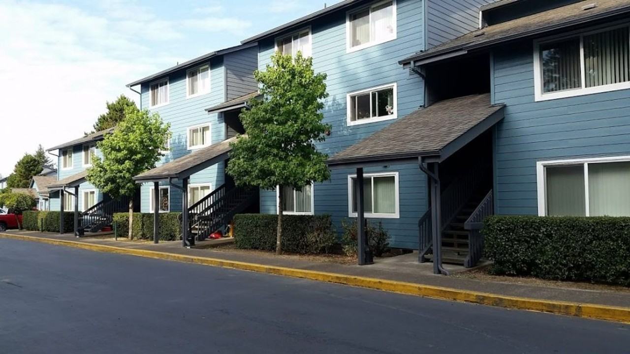 Lincoln City's Best - Photo 2 of 19