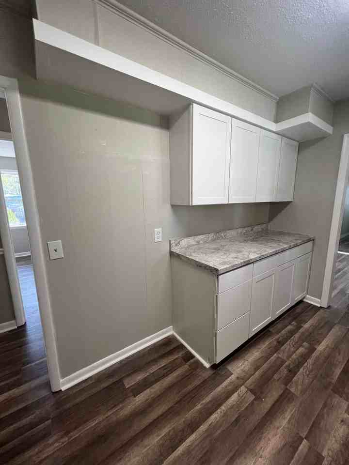 6122 Southridge Dr - Photo 5 of 16