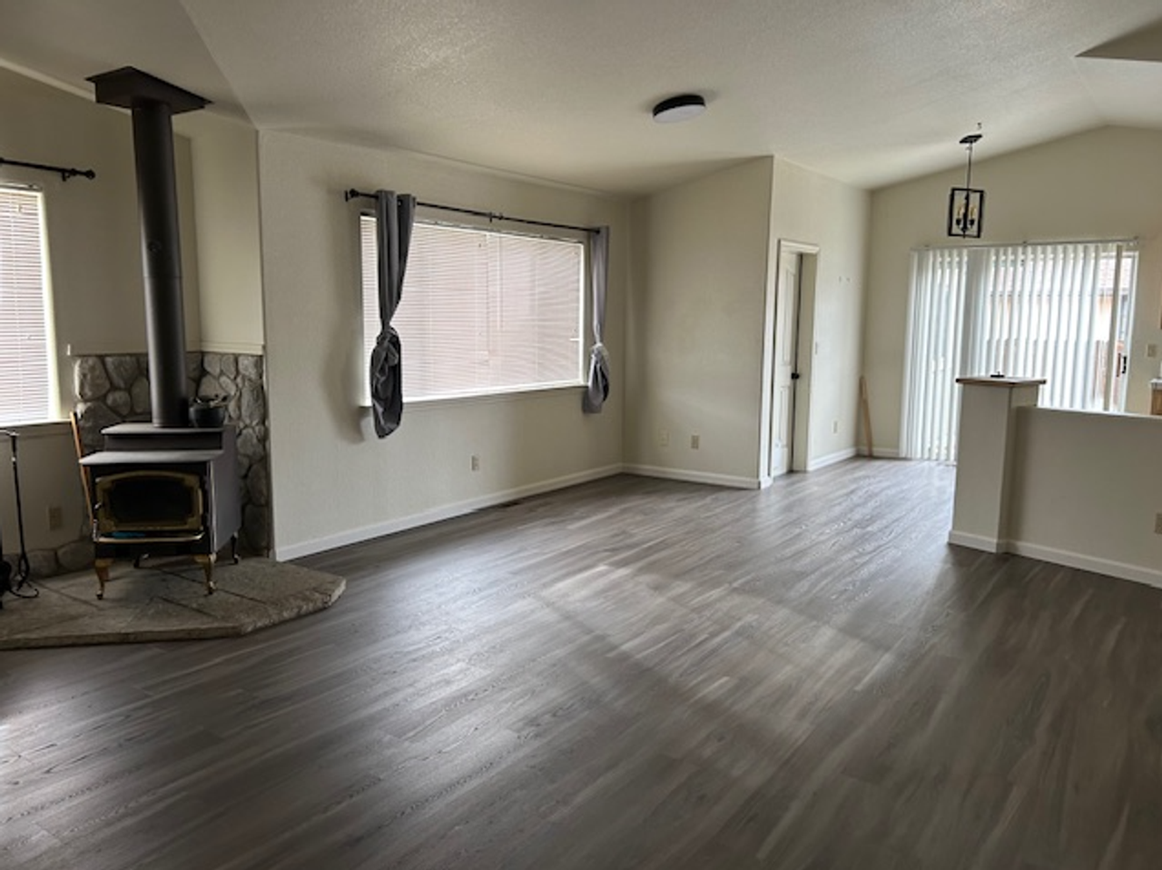 1312 Joette Ct - Photo 3 of 10