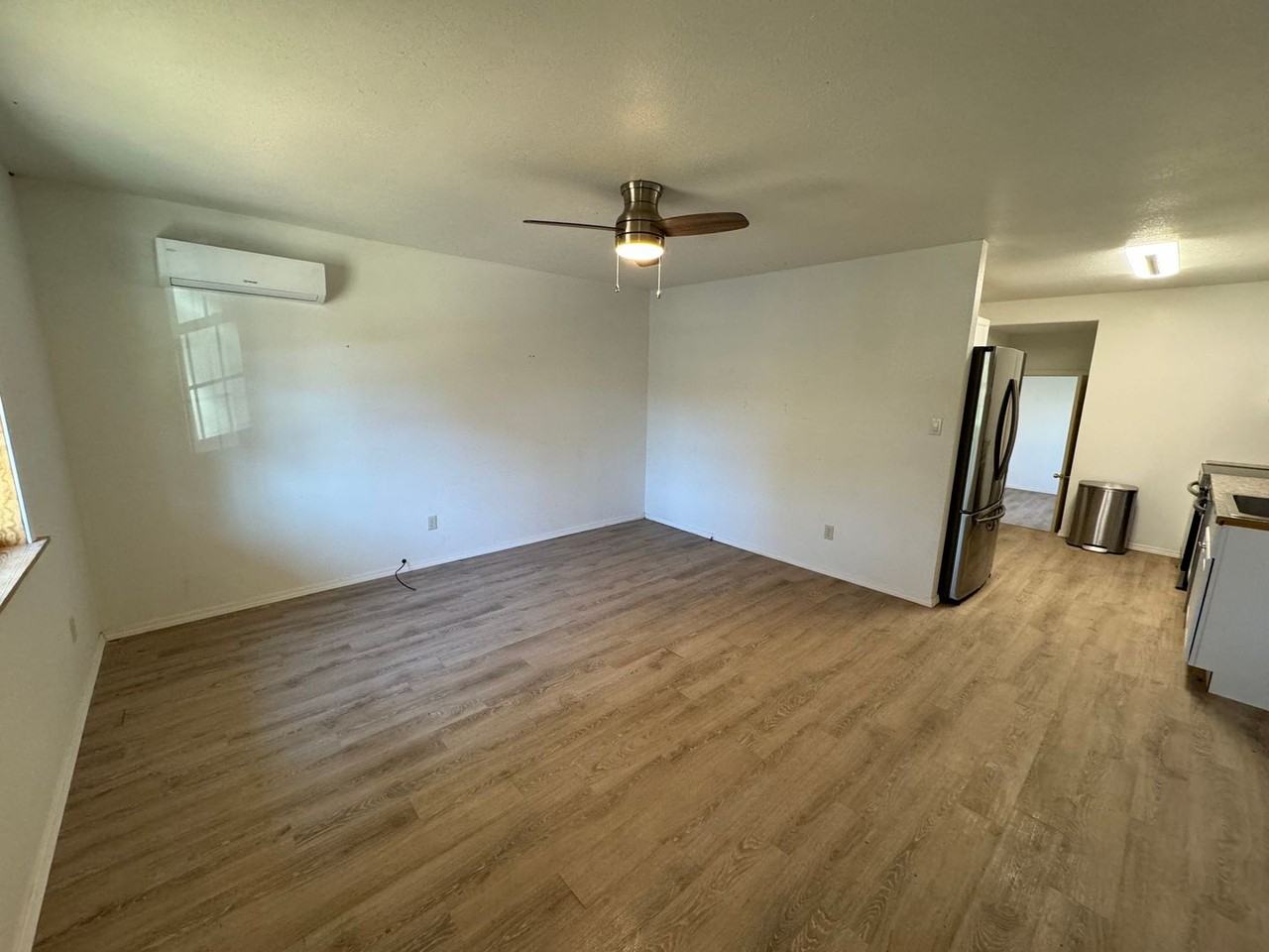 1325 N Main St - Photo 4 of 9