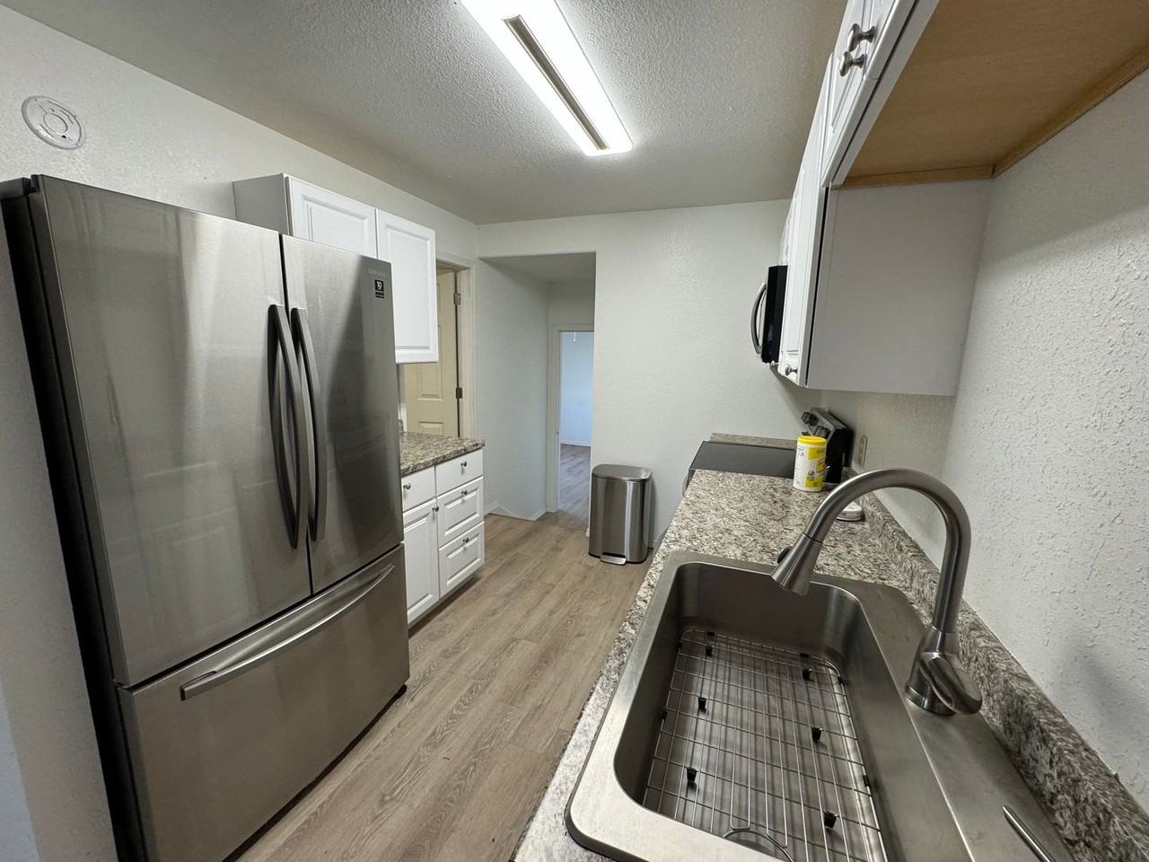 1325 N Main St - Photo 6 of 9