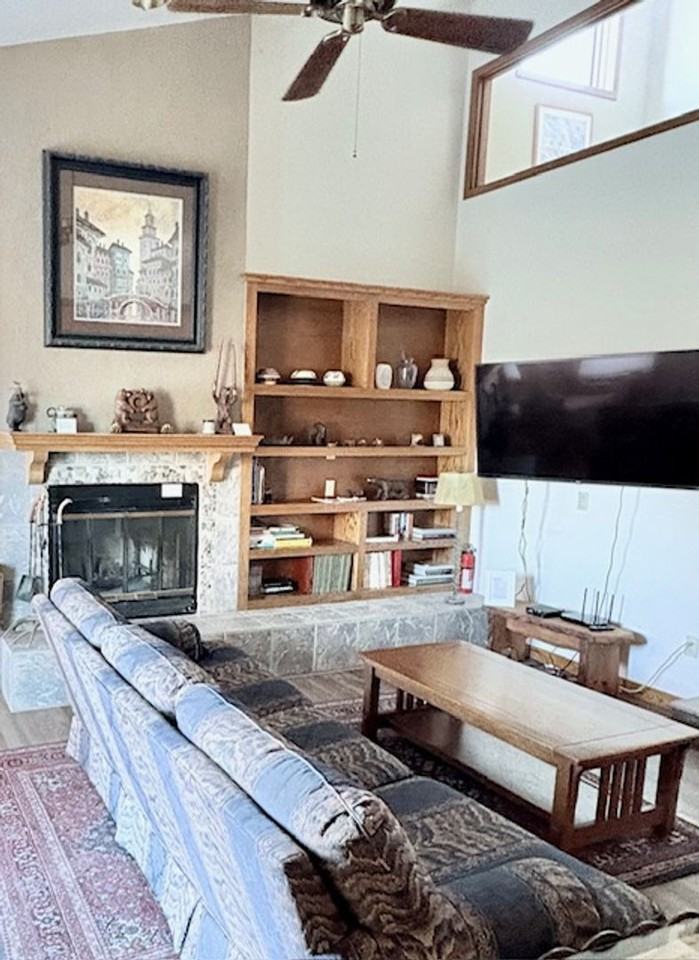 165 Holly Tree Cir - Photo 2 of 17