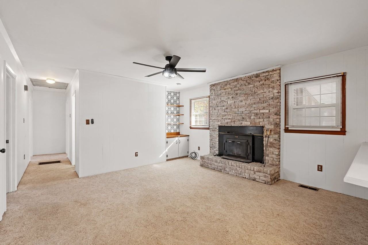 1429 John Dodd Rd - Photo 5 of 34